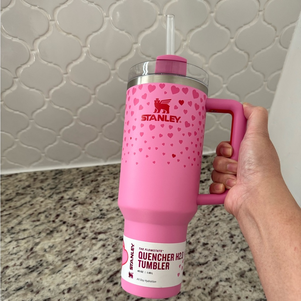 **NEW** Stanley 40oz Valentines 2025 Quencher Tumbler with Handle | Sweet Hearts